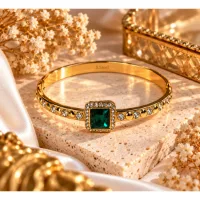 Bracelet Jonc Doré Pierre Verte & Strass – Acier Inoxydable – Bracelets