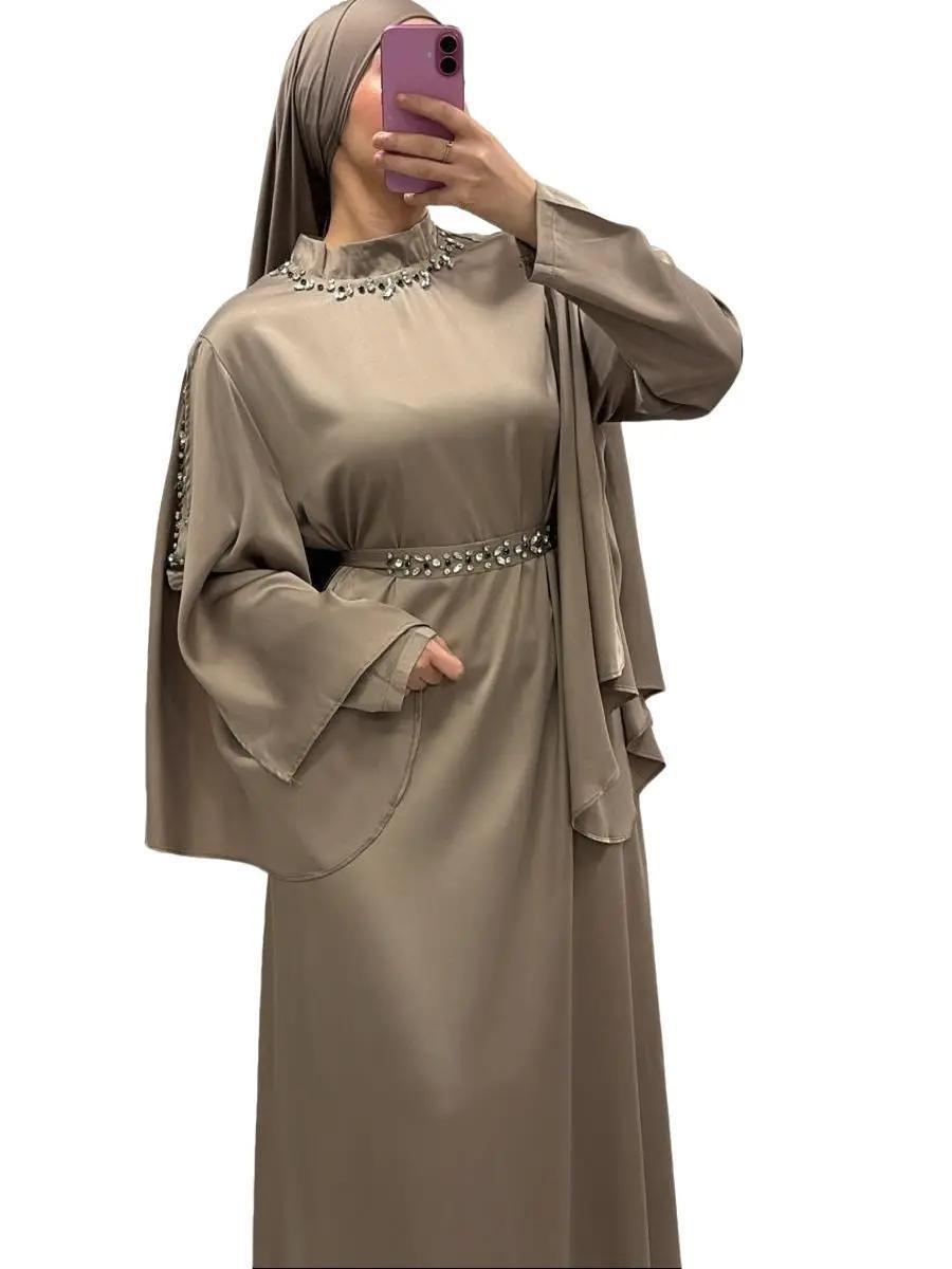 Elégante robe satiné a strass Taupe - QALAMDRESS Boutique
