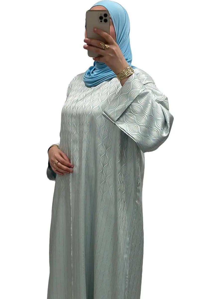 Robe longue à motifs délicats Bleu ciel – Style intemporel