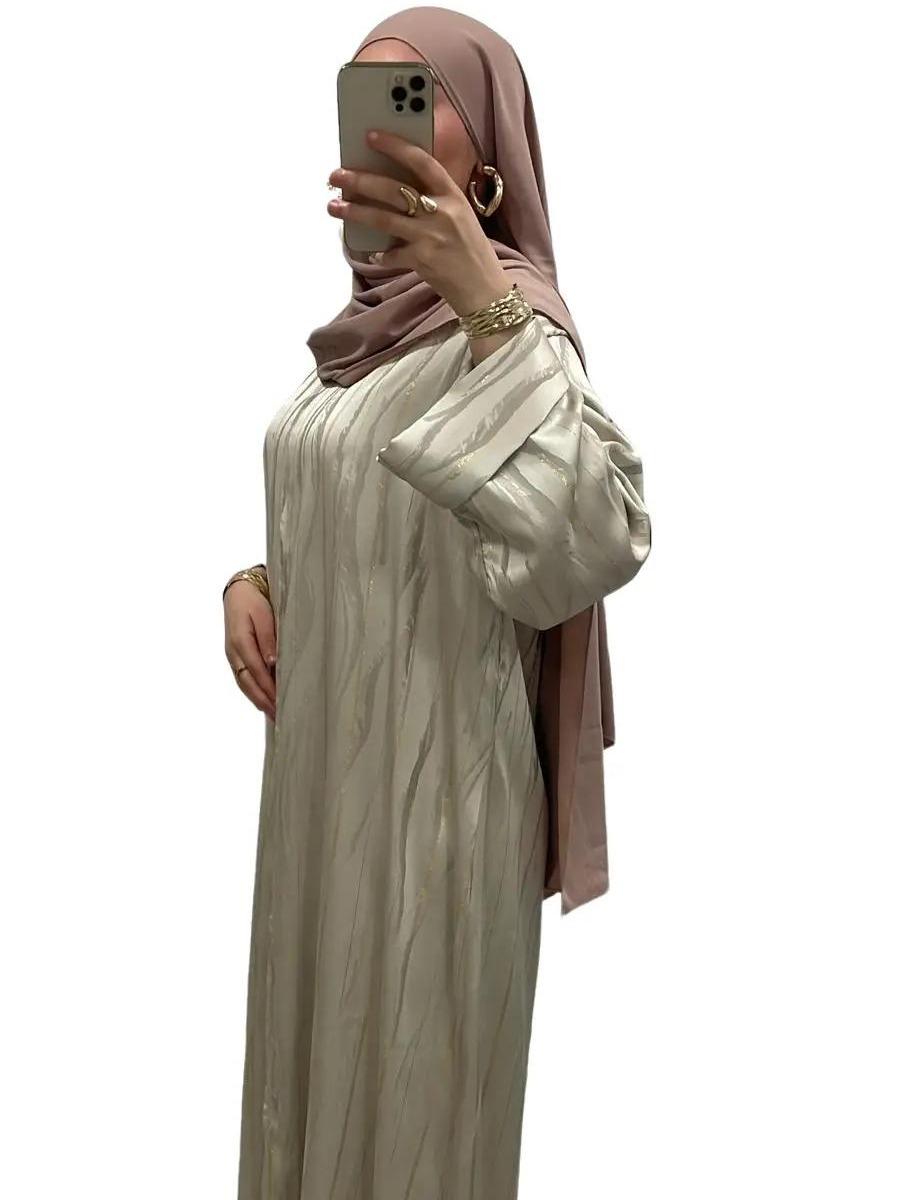 Robe longue à motifs délicats Beige rosé – Style intemporel