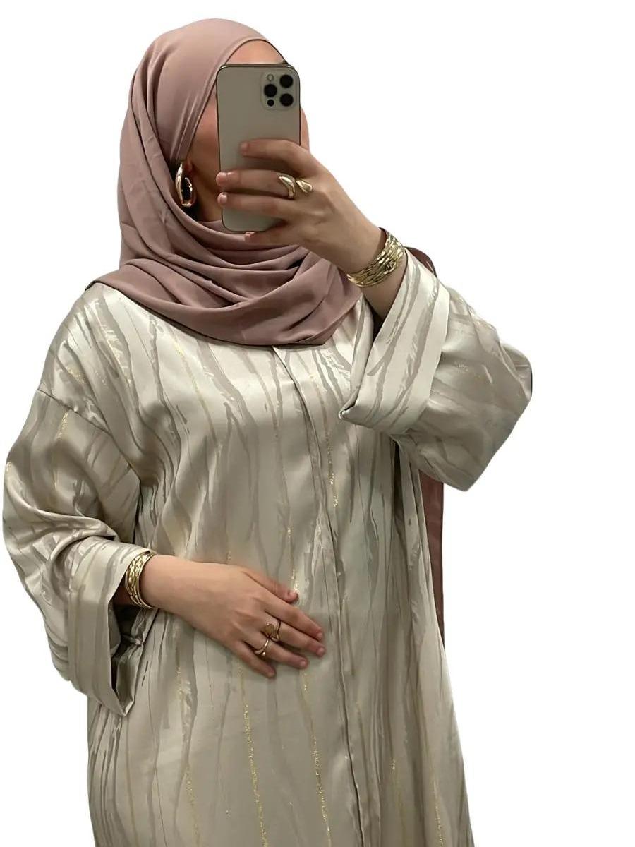 Robe longue à motifs délicats Beige rosé – Style intemporel 2