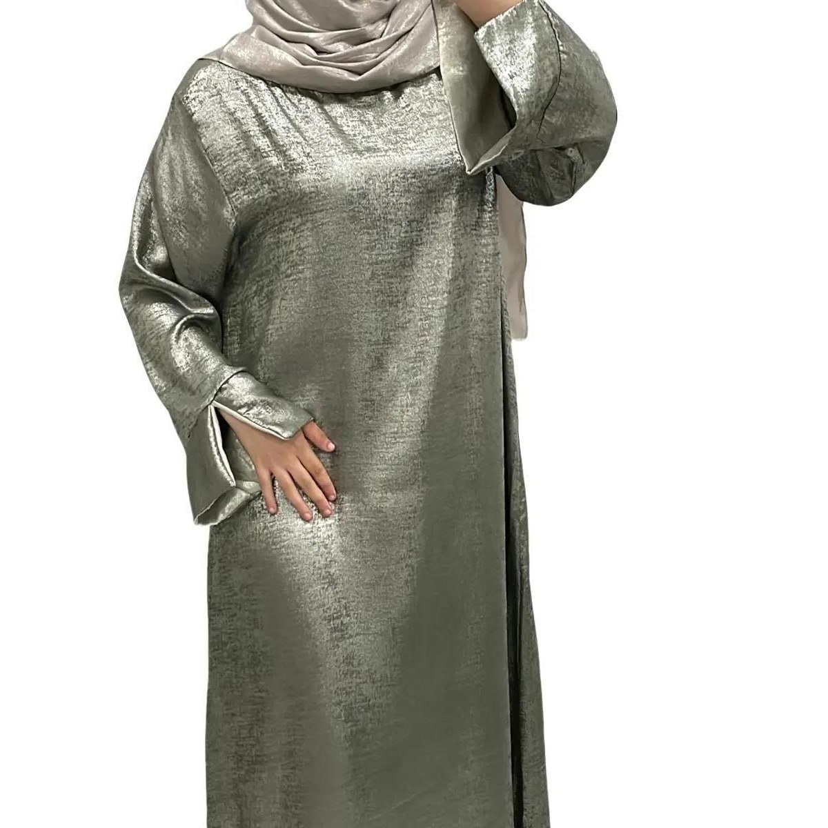 Robe Satinée Pailletée à Manches Revers – Élégance Scintillante Vert