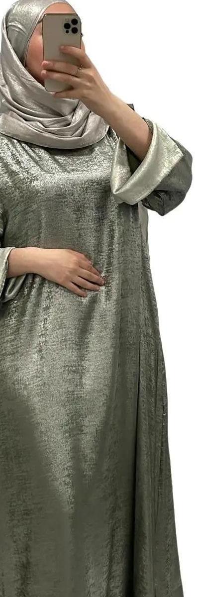 Robe Satinée Pailletée à Manches Revers – Élégance Scintillante Vert